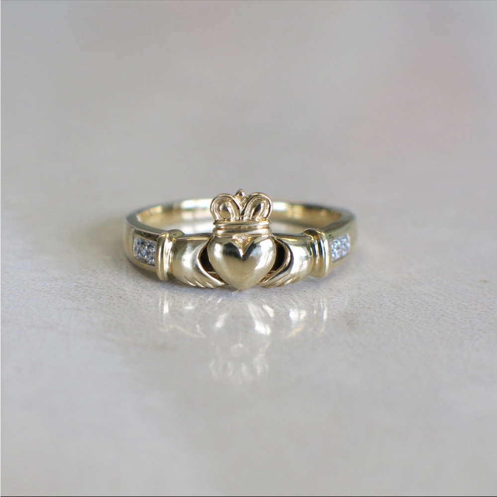 14k Gold Claddagh Eternity Ring - Picture 6 of 8